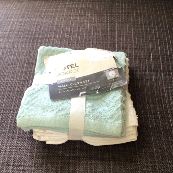 Hotel Monroe Wash Cloth Set in Mint and White - Picture 1 of 2
